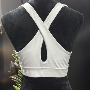 Active 8 Performance,moisture wicking,removable cups,crosscross keyhole back